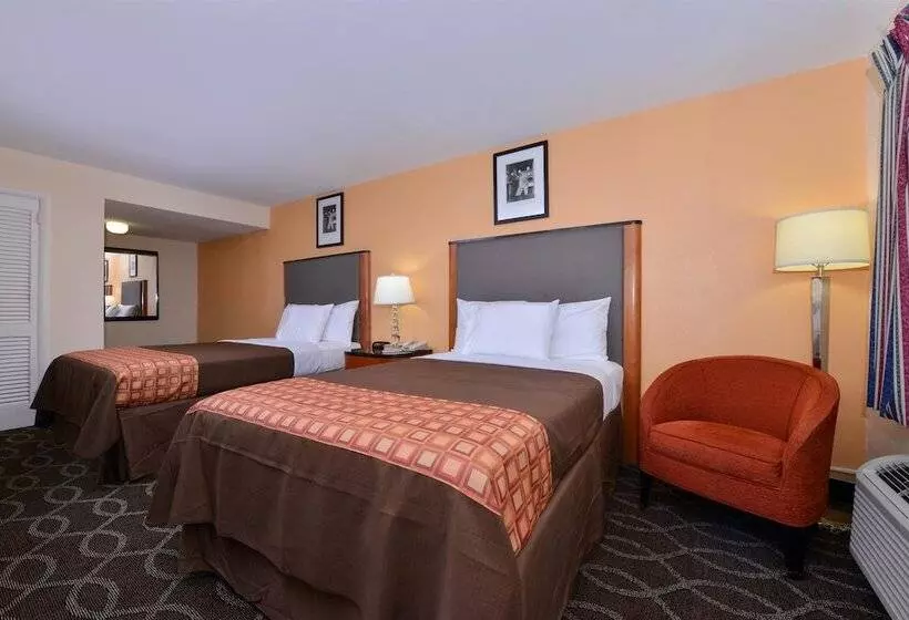 モーテル Media Inn & Suites