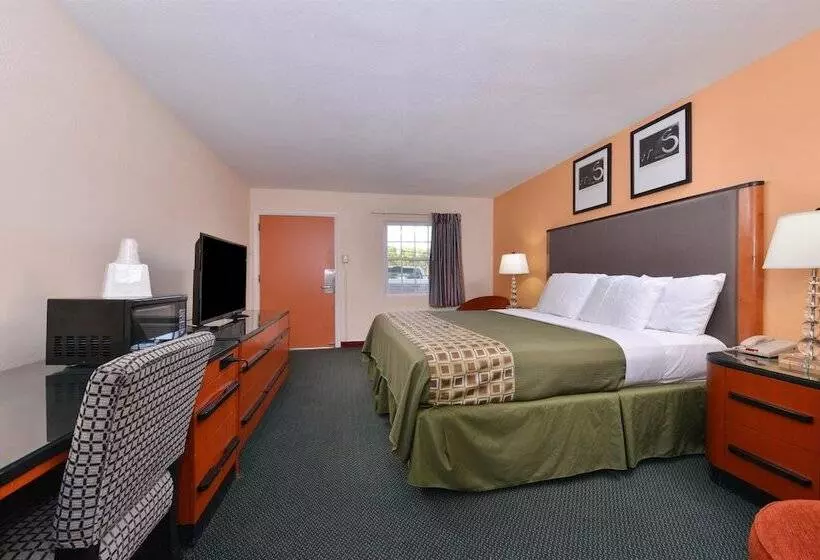 モーテル Media Inn & Suites