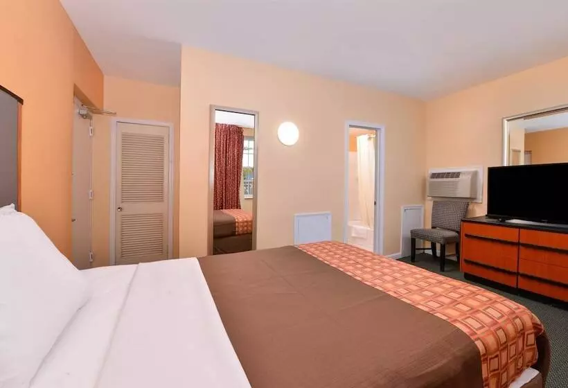 モーテル Media Inn & Suites