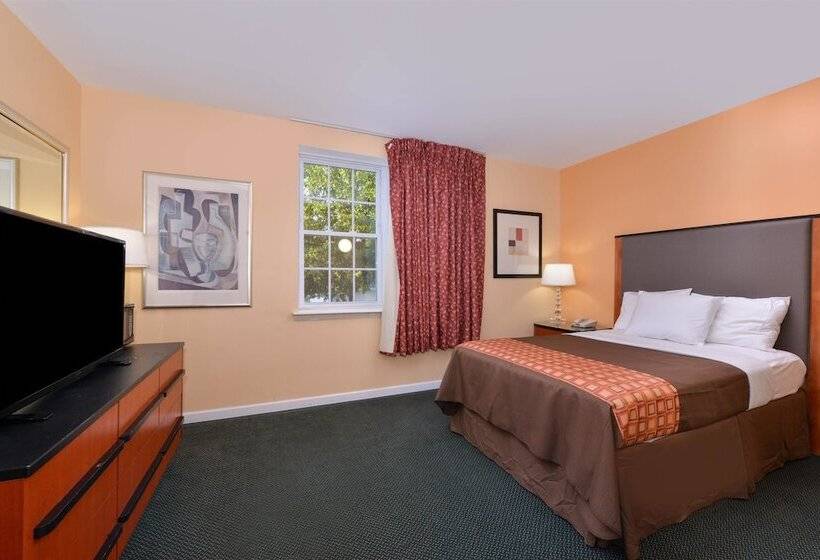 Мотель Media Inn & Suites