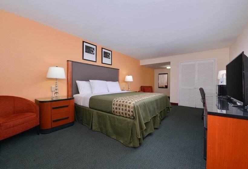 Мотель Media Inn & Suites