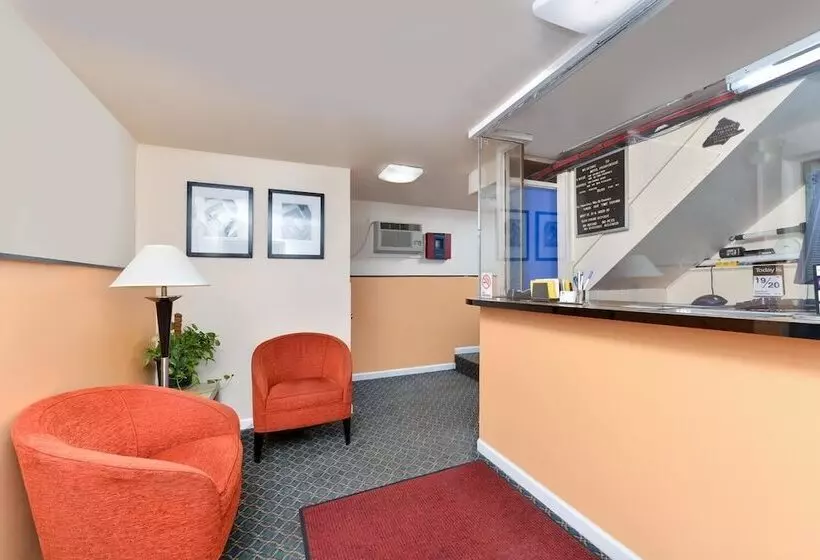 モーテル Media Inn & Suites