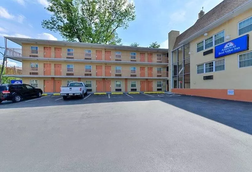 モーテル Media Inn & Suites