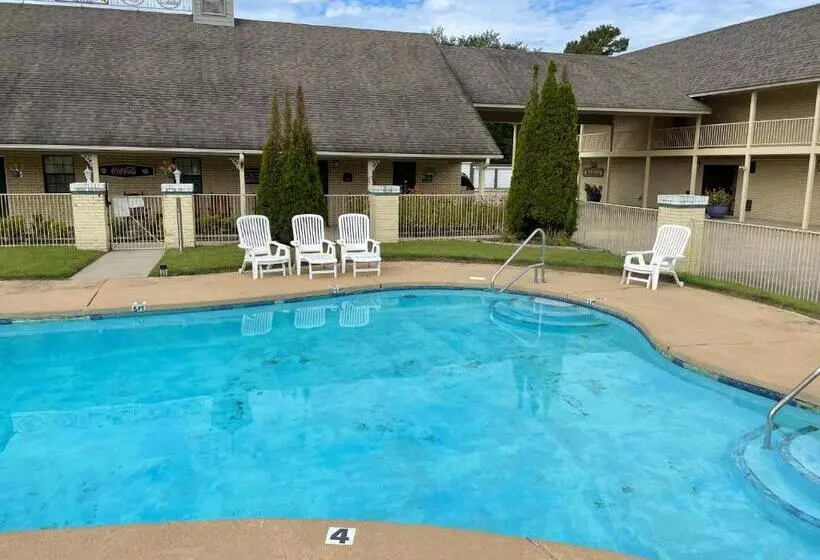 モーテル Riverwood Inn