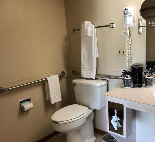 فندق على الطريق Riverwood Inn