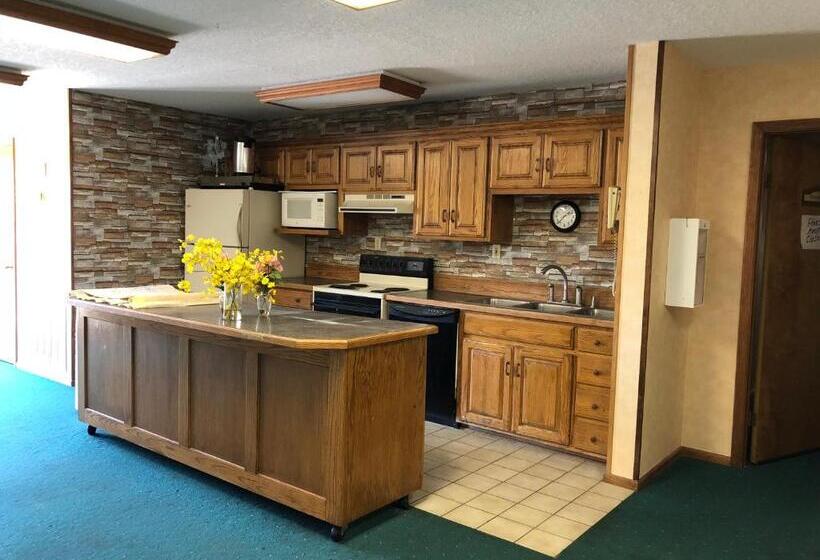 מוטל Riverwood Inn