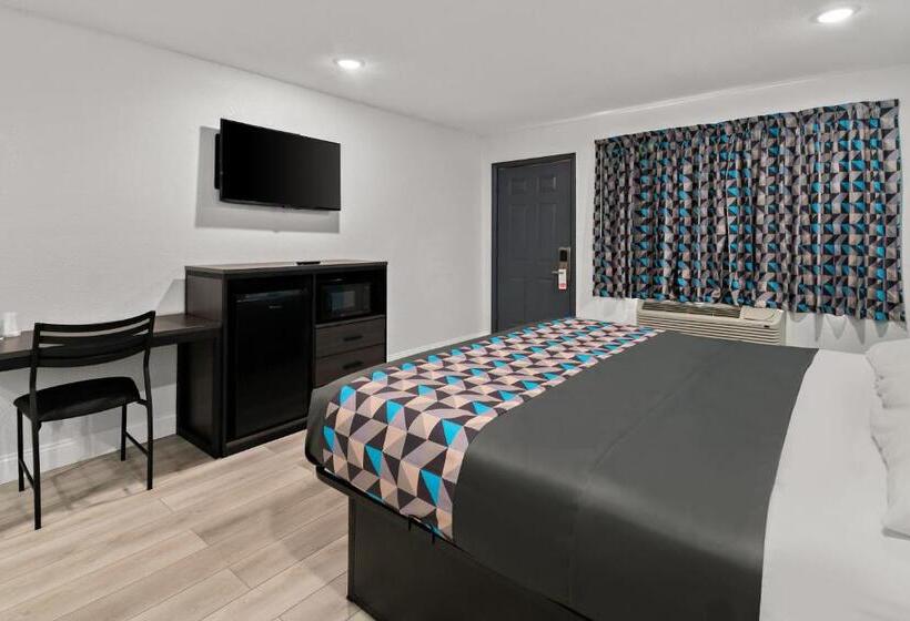 فندق على الطريق Rodeway Inn