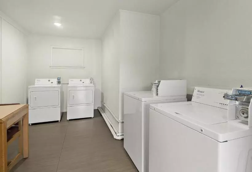 Motelli Rodeway Inn