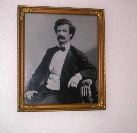 מוטל Virginia City Inn