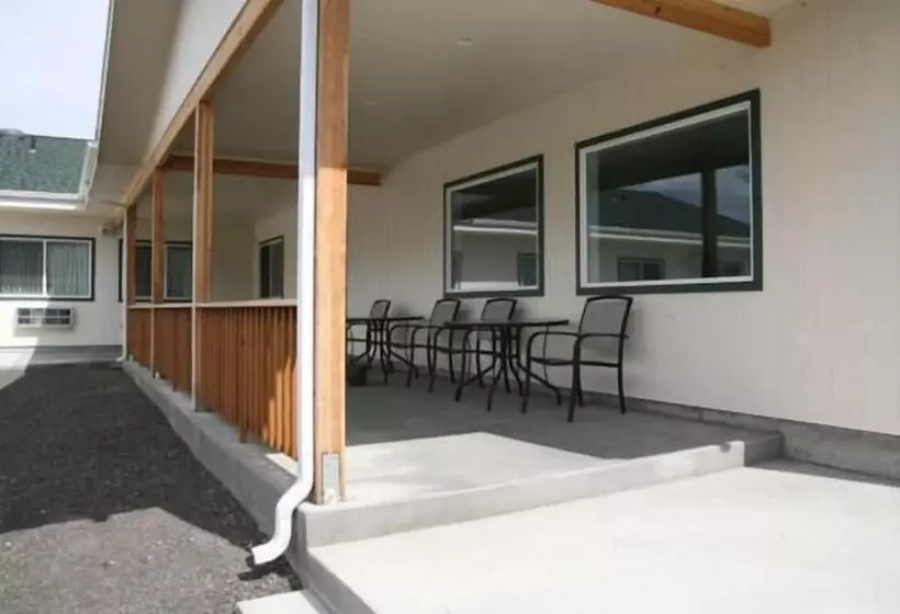 Ponderosa Motel