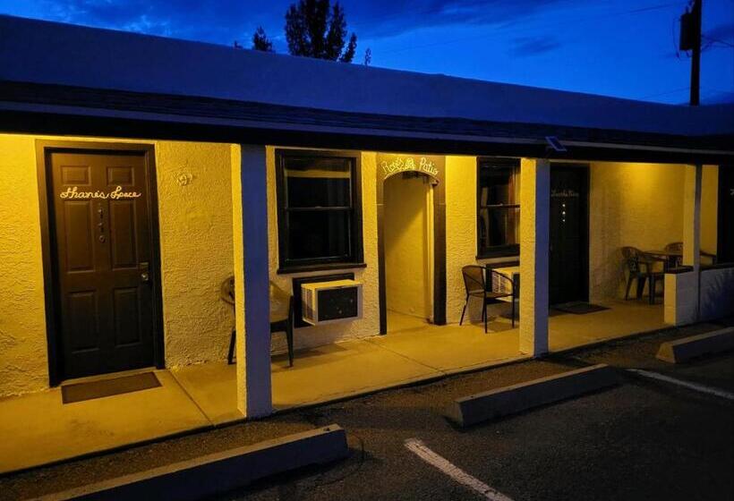 Rose S Motel