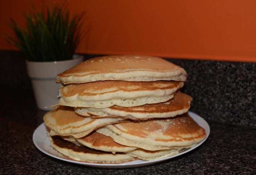 Wrigley Hostel   Chicago