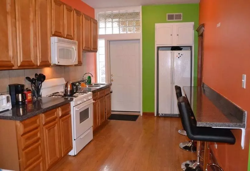 Wrigley Hostel Chicago