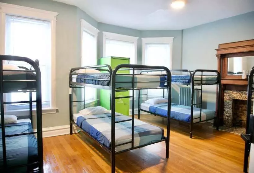 Wrigley Hostel Chicago