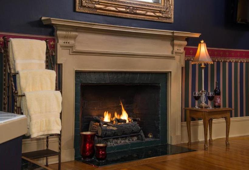 1840 Inn On The Main Bed And Breakfast