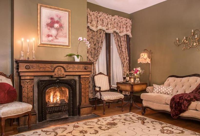 1840 Inn On The Main Bed And Breakfast