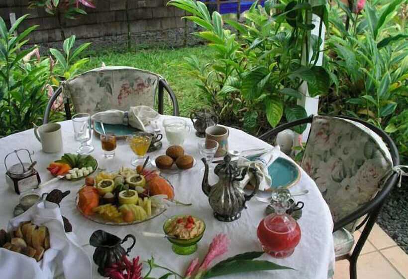 住宿加早餐  Lava Tree Tropic Inn