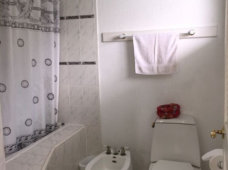 住宿加早餐  Lava Tree Tropic Inn