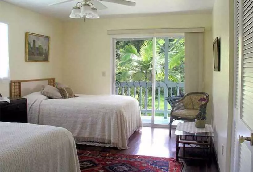 Aamiaismajoitus (B&B) Lava Tree Tropic Inn