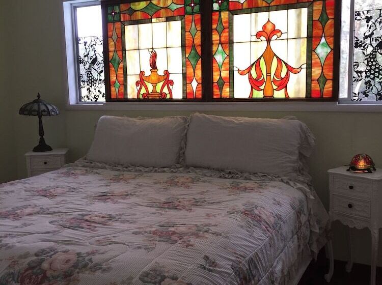 住宿加早餐  Lava Tree Tropic Inn