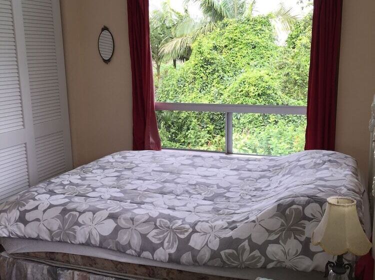 住宿加早餐  Lava Tree Tropic Inn