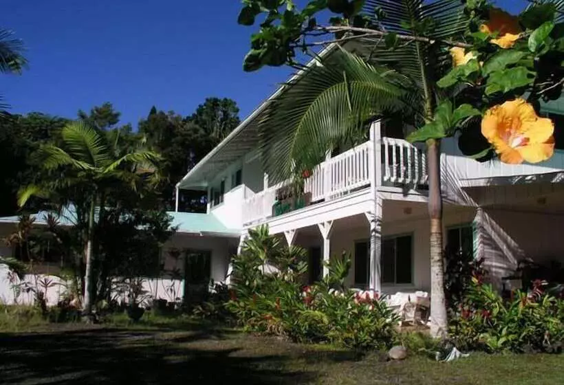 Aamiaismajoitus (B&B) Lava Tree Tropic Inn