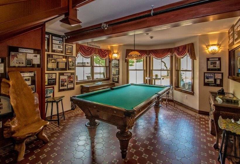 酒店 Adventure Suites