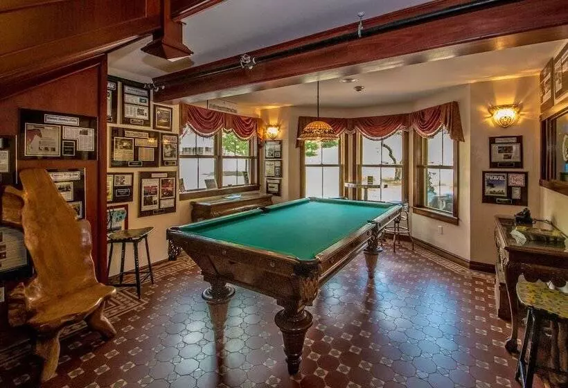 Hotelli Adventure Suites