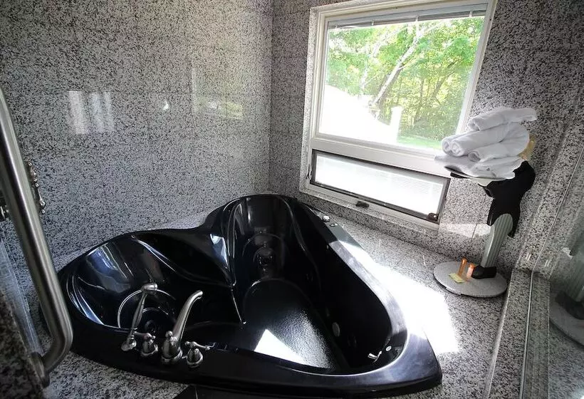 Hotelli Adventure Suites
