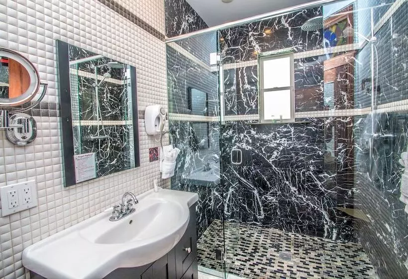 Hotelli Adventure Suites