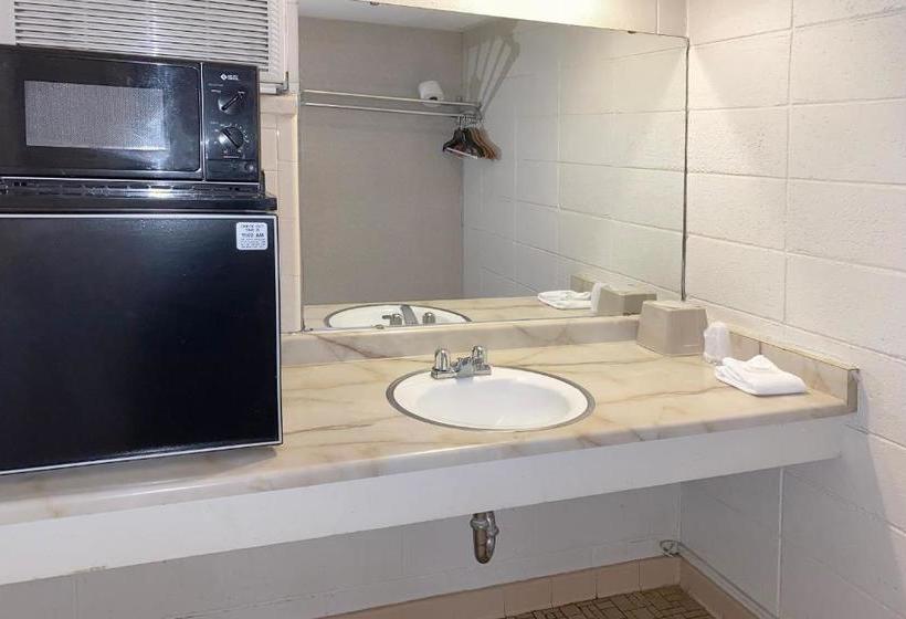 ホテル Deluxe Inn