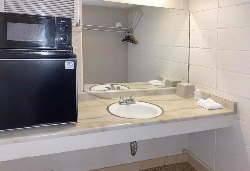 ホテル Deluxe Inn