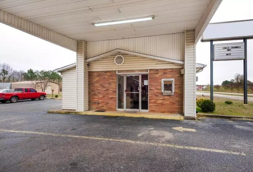 ホテル Deluxe Inn