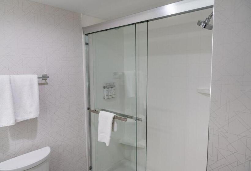 Holiday Inn Express Hotel & Suites West Chester, An Ihg