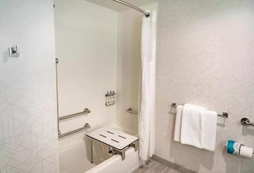 Holiday Inn Express Hotel & Suites West Chester, An Ihg