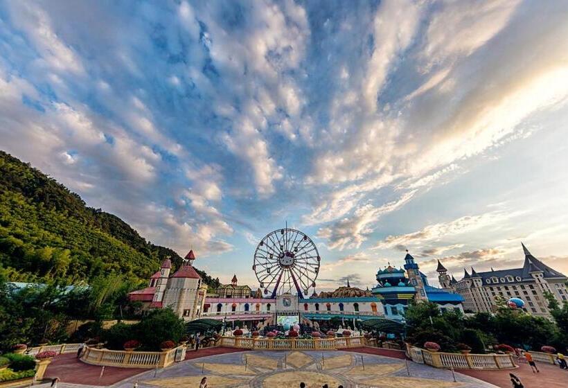 בית מלון כפרי Yinrun Jinjiang Castle