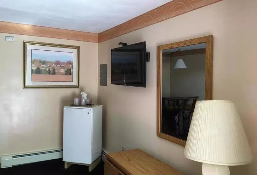 Knotty Pine Motel