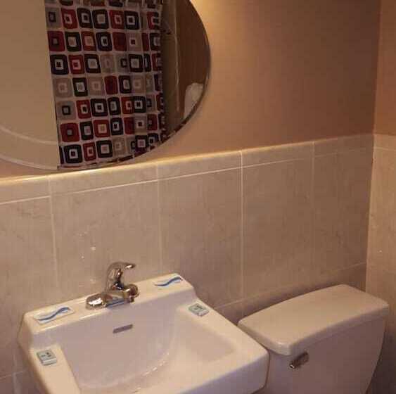 فندق على الطريق New Relax Inn Bridgeview