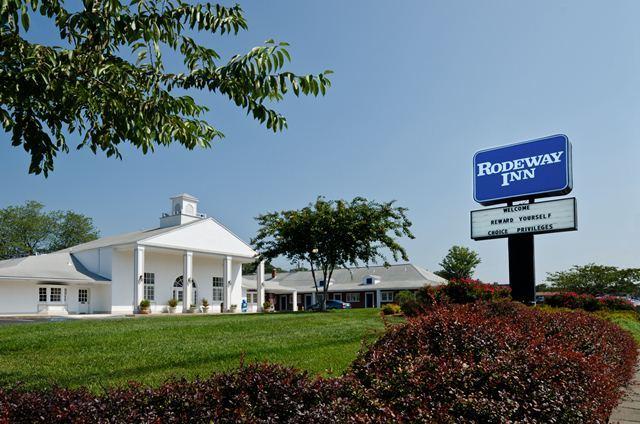מוטל Rodeway Inn Fairfax