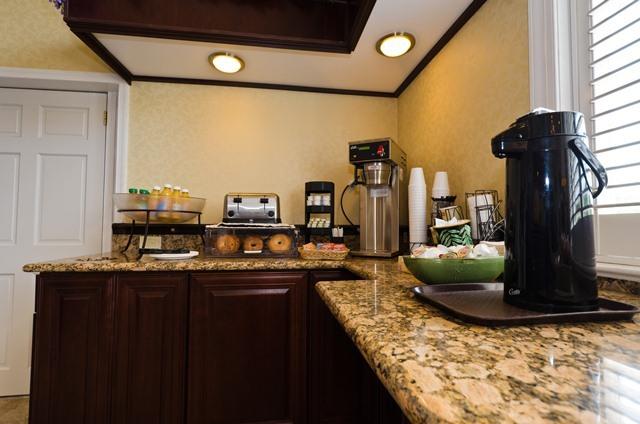 מוטל Rodeway Inn Fairfax