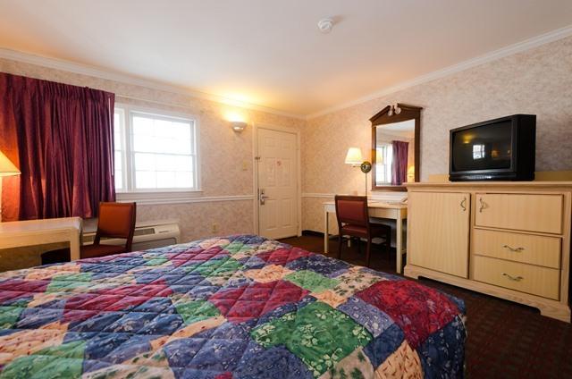 מוטל Rodeway Inn Fairfax