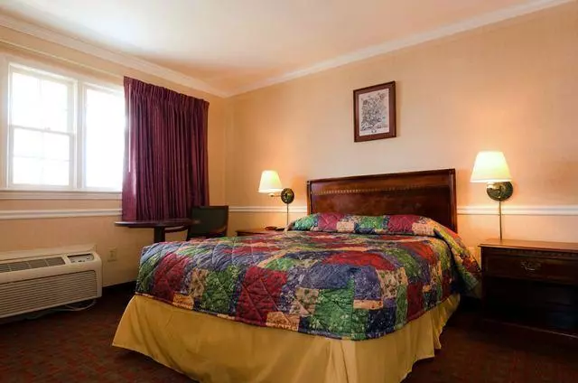 Motelli Rodeway Inn Fairfax
