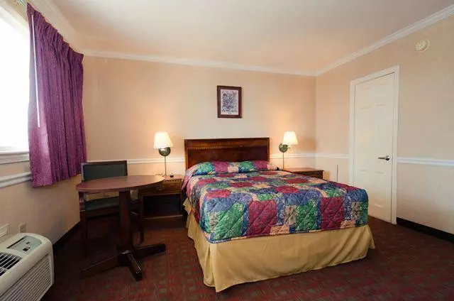 Motelli Rodeway Inn Fairfax