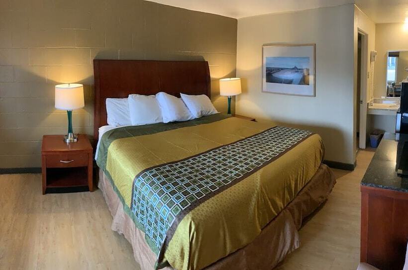 فندق على الطريق Super 7 Inn