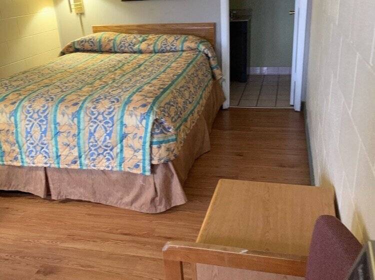 فندق على الطريق Super 7 Inn