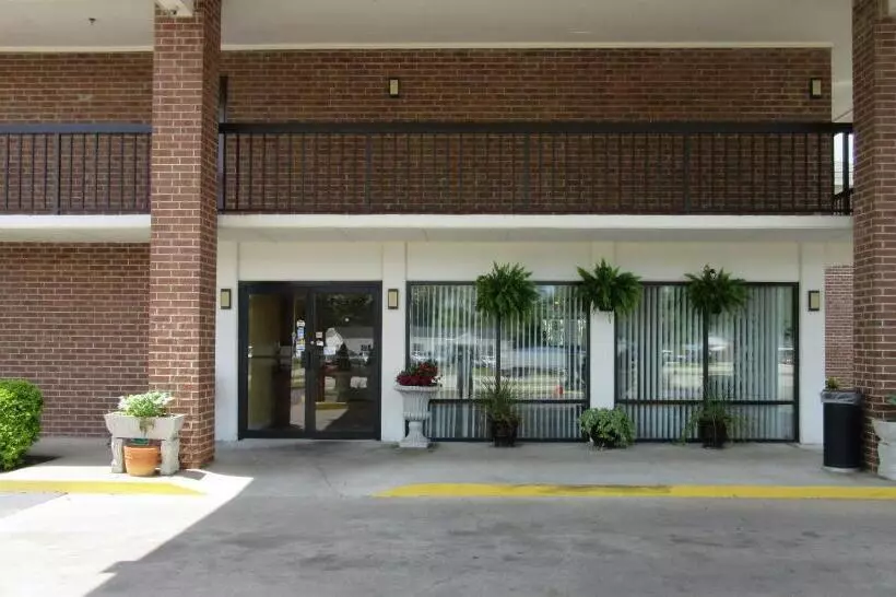 モーテル Travel Inn Lugoff