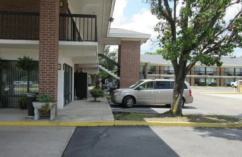 モーテル Travel Inn   Lugoff