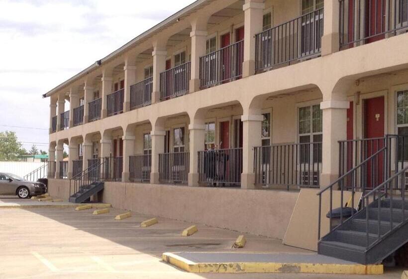 فندق على الطريق Villa West Inn