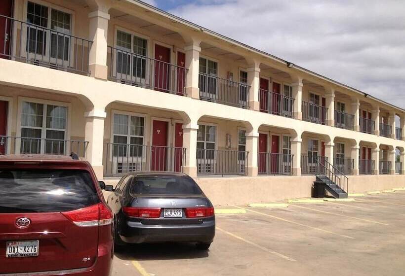 فندق على الطريق Villa West Inn