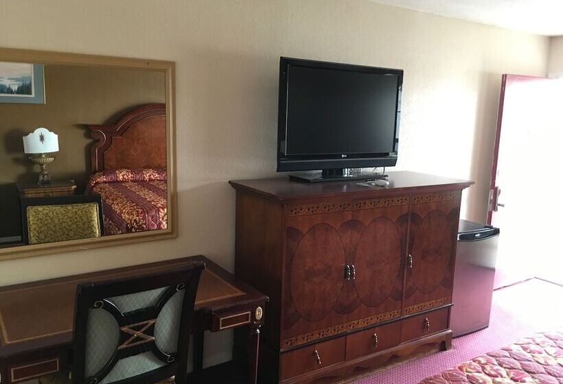 فندق على الطريق Villa West Inn